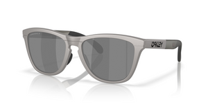 928423 - Titanium with Prizm Black Polarized Lenses
