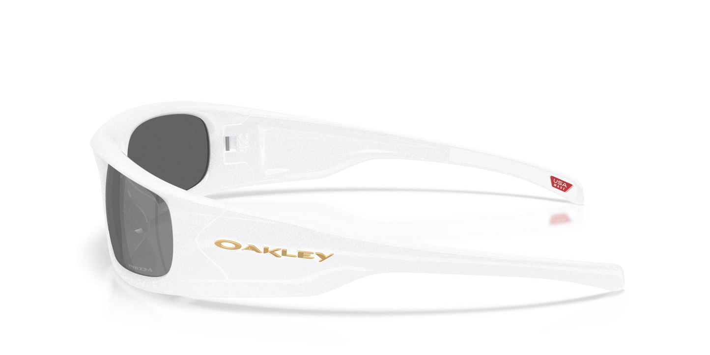 Oakley OO9522 Highland Sunglasses